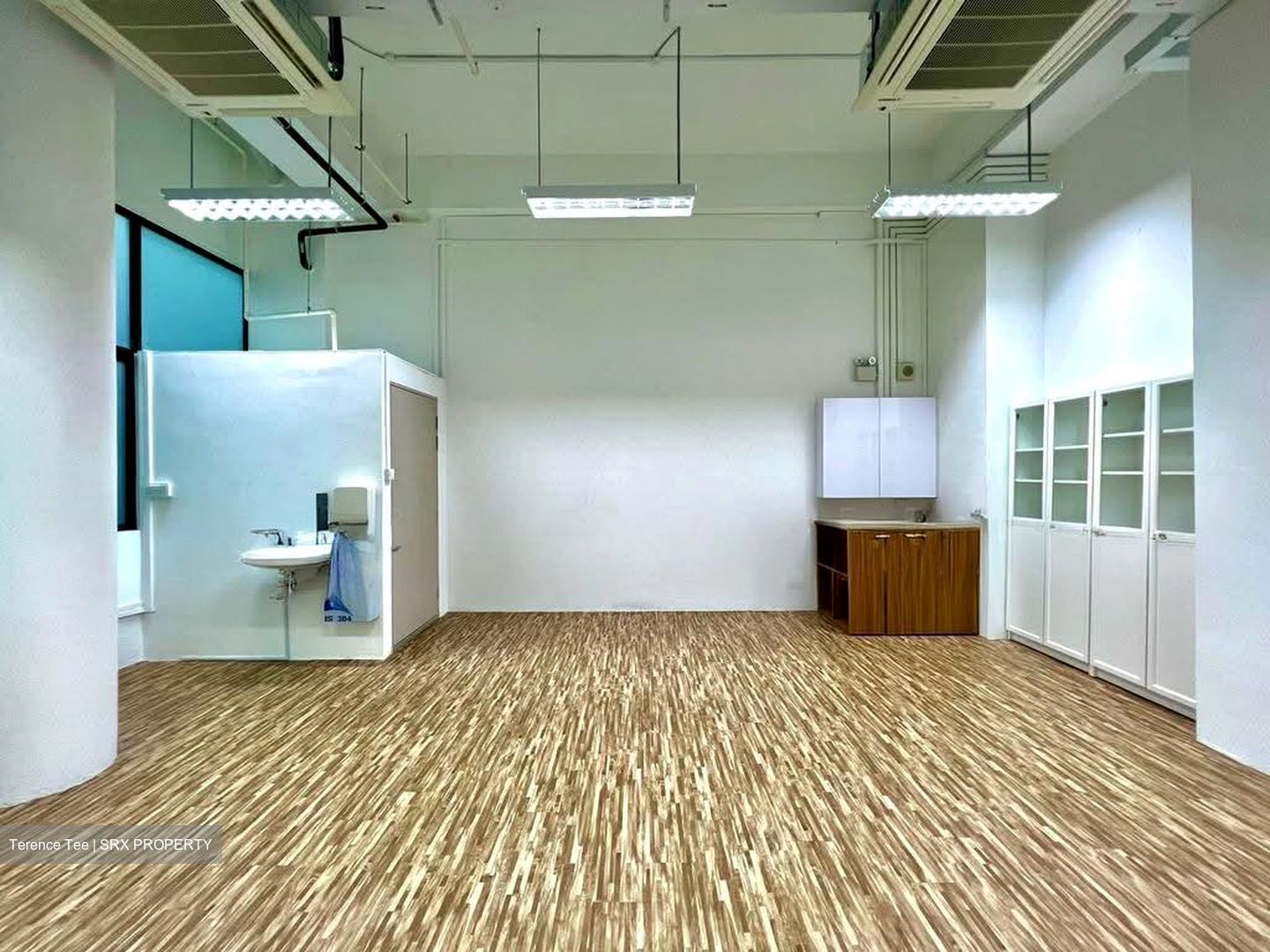 Hexacube (D14), Office #610073531